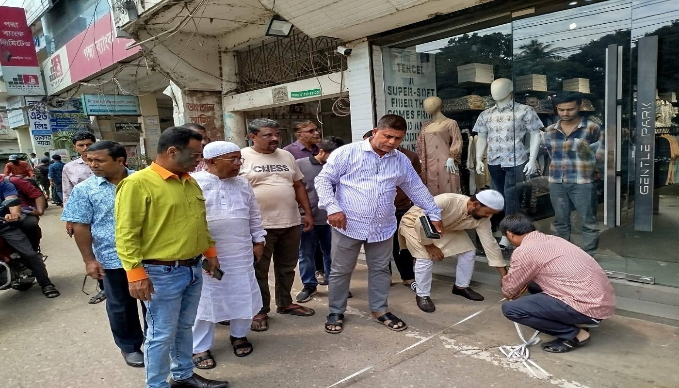 ব্রাহ্মণবাড়িয়া শহরের যানজট নিরসনে মাঠে নামলেন জেলা পরিষদ প্রশাসক