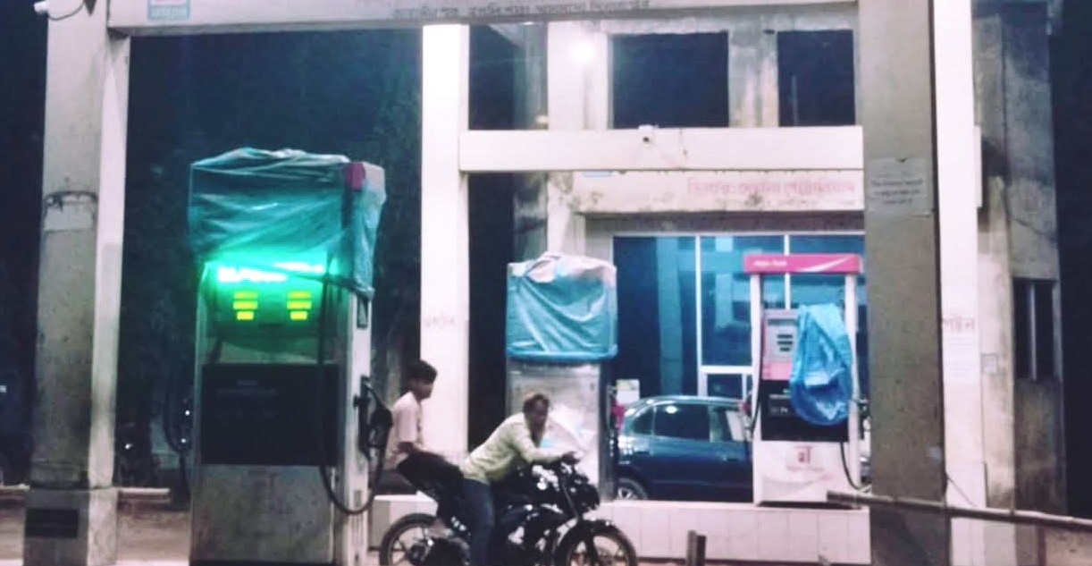 খানসামা ফিলিং স্টেশনে প্রকাশ্য জালিয়াতি-১০০০ টাকায় মিলছে ৮০০ টাকার জ্বালানি