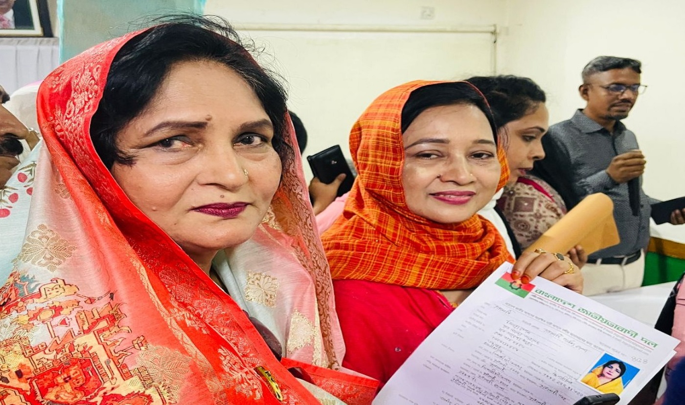 পাহাড়ে নারী-শিশুর অধিকার নিশ্চিতের অঙ্গীকারে সংরক্ষিত নারী আসনে মনোনয়ন নিলেন মিনারা বেগম