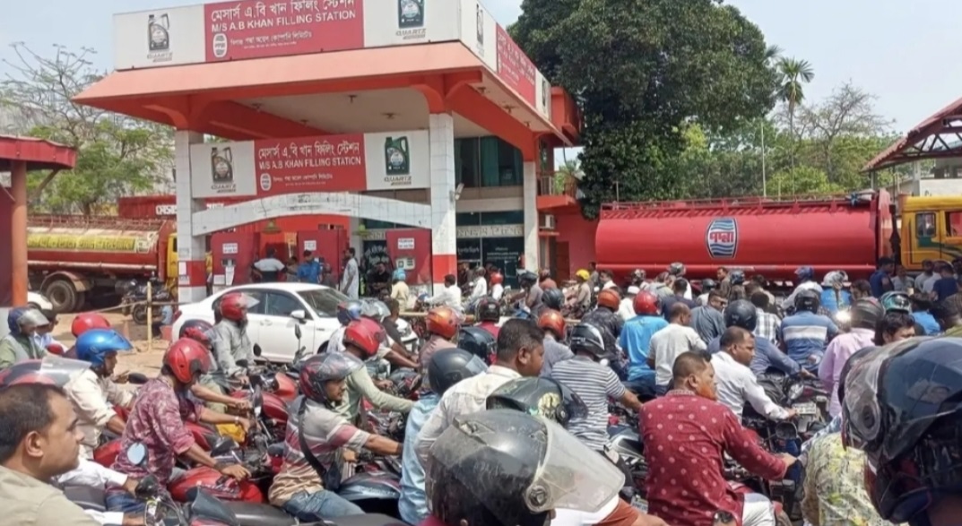 বাংলাদেশে পার লিটারে ১৯ টাকা তেলের দাম বাড়লেও সরবরাহ কি স্বাভাবিক থাকবে