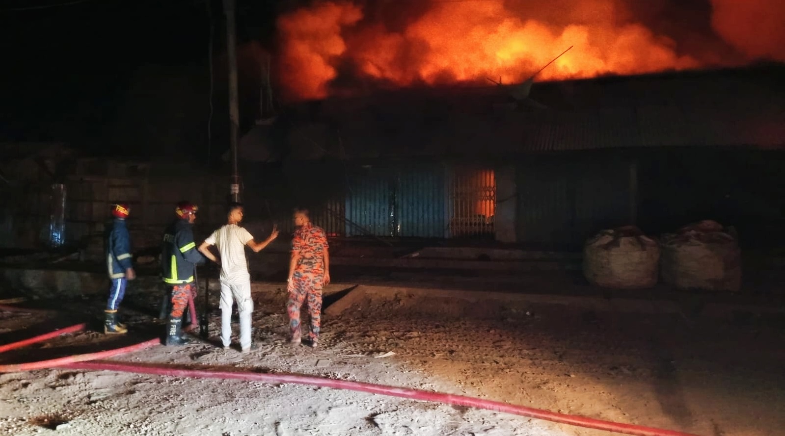রাঙ্গামাটি শান্তিনগর দোকানে আগুন, নিয়ন্ত্রণে ফায়ার সার্ভিস