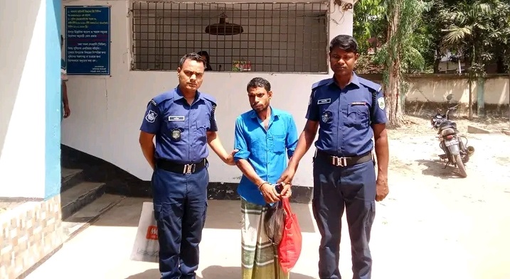 আত্রাই থানা পুলিশের অভিযানে এজাহারভুক্ত আসামী গ্রেফতার