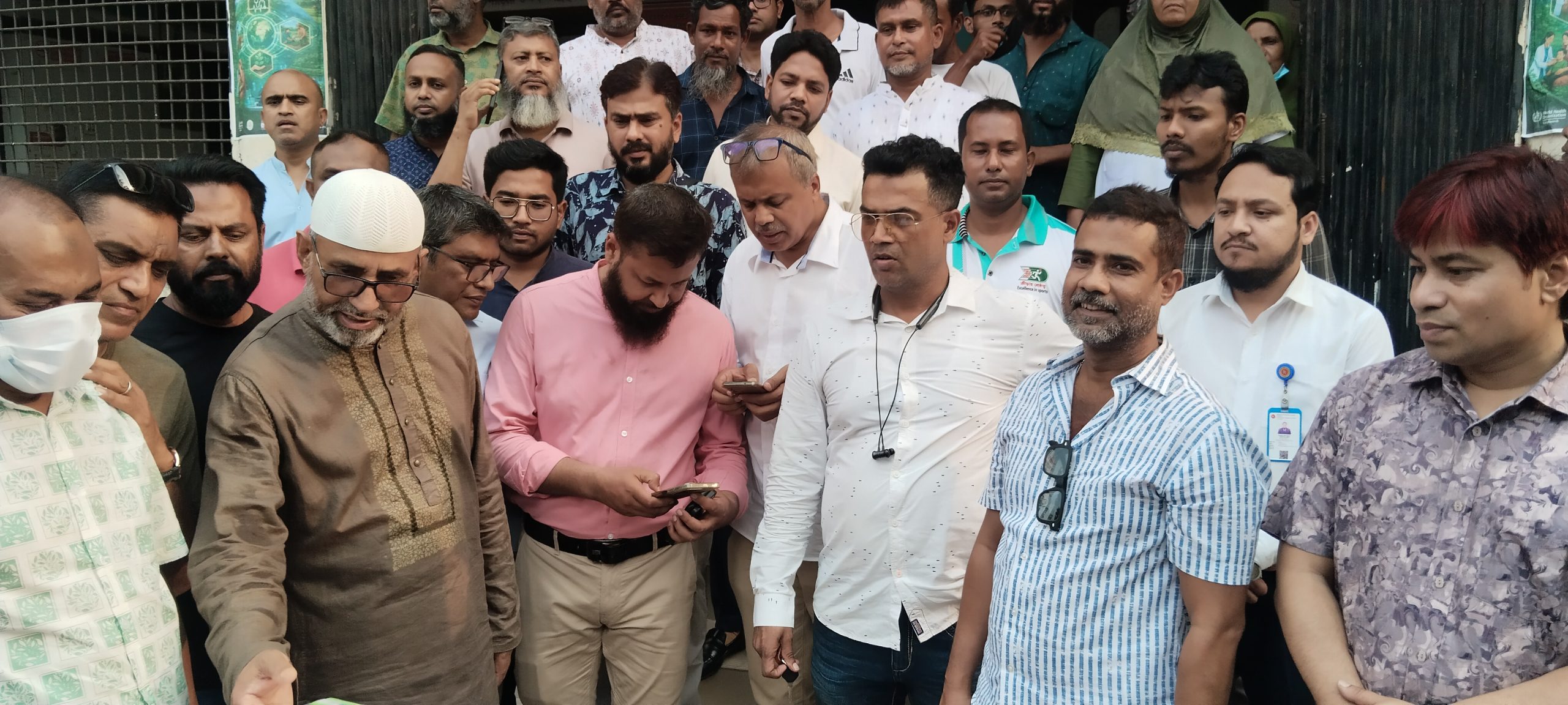 দিনাজপুর সদর হাসপাতাল পরিদর্শনে হুইপ আক্তারুজ্জামান মিয়া এমপি
