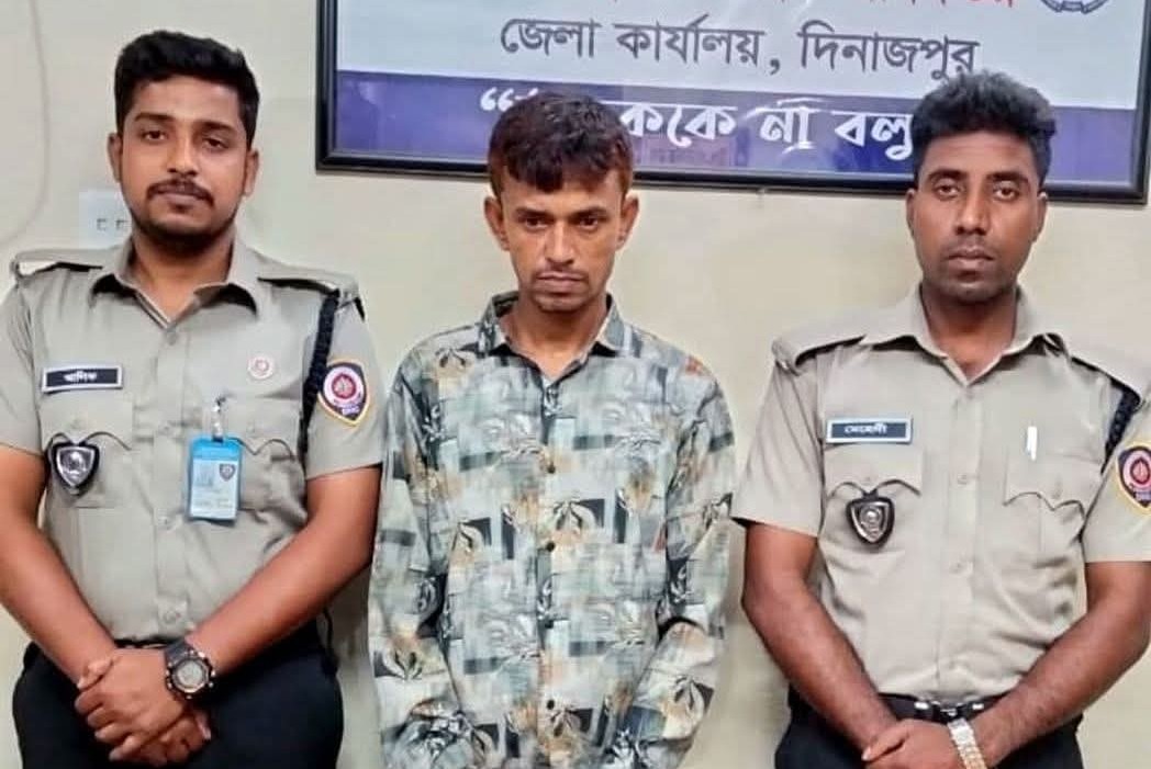 দিনাজপুরে মাদকবিরোধী ডিএনসির অভিযানে ইয়াবাসহ আটক ১