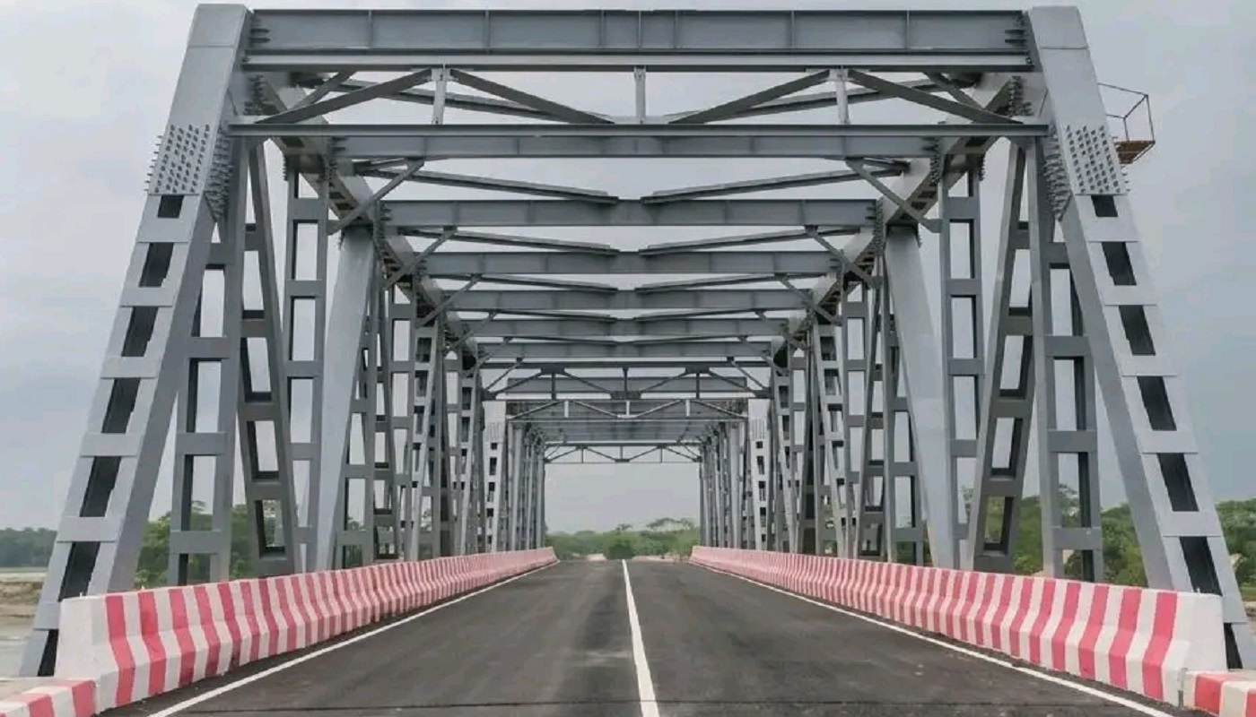 বাকেরগঞ্জে ৯২ কোটি টাকা ব্যয় নবনির্মিত গোমা সেতুতে রাত হলে নেমে আসে অন্ধকার!