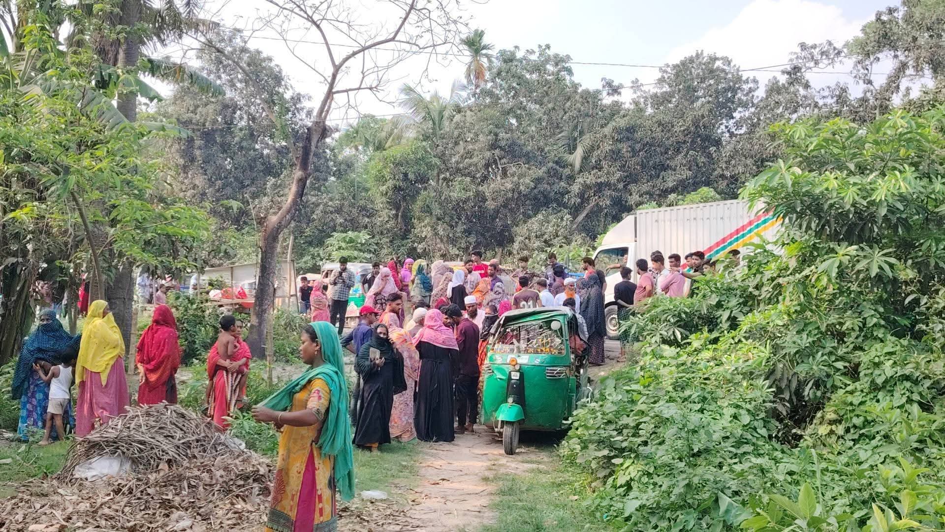 কুমিল্লায় সড়ক দুর্ঘটনায় মা-ছেলে নিহত, আহত ৩