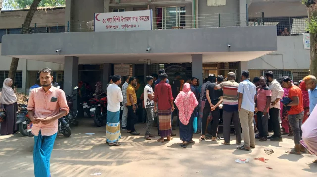 উলিপুরে ট্রাক্টরের ধাক্কায় অটোচালক নিহত, আহত ৪