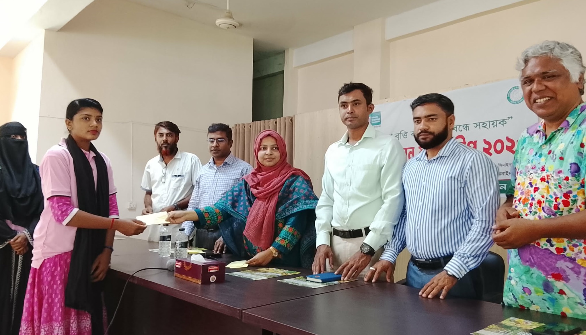 কালীগঞ্জে হিরো উমেন স্কলারশীপ বিতরন