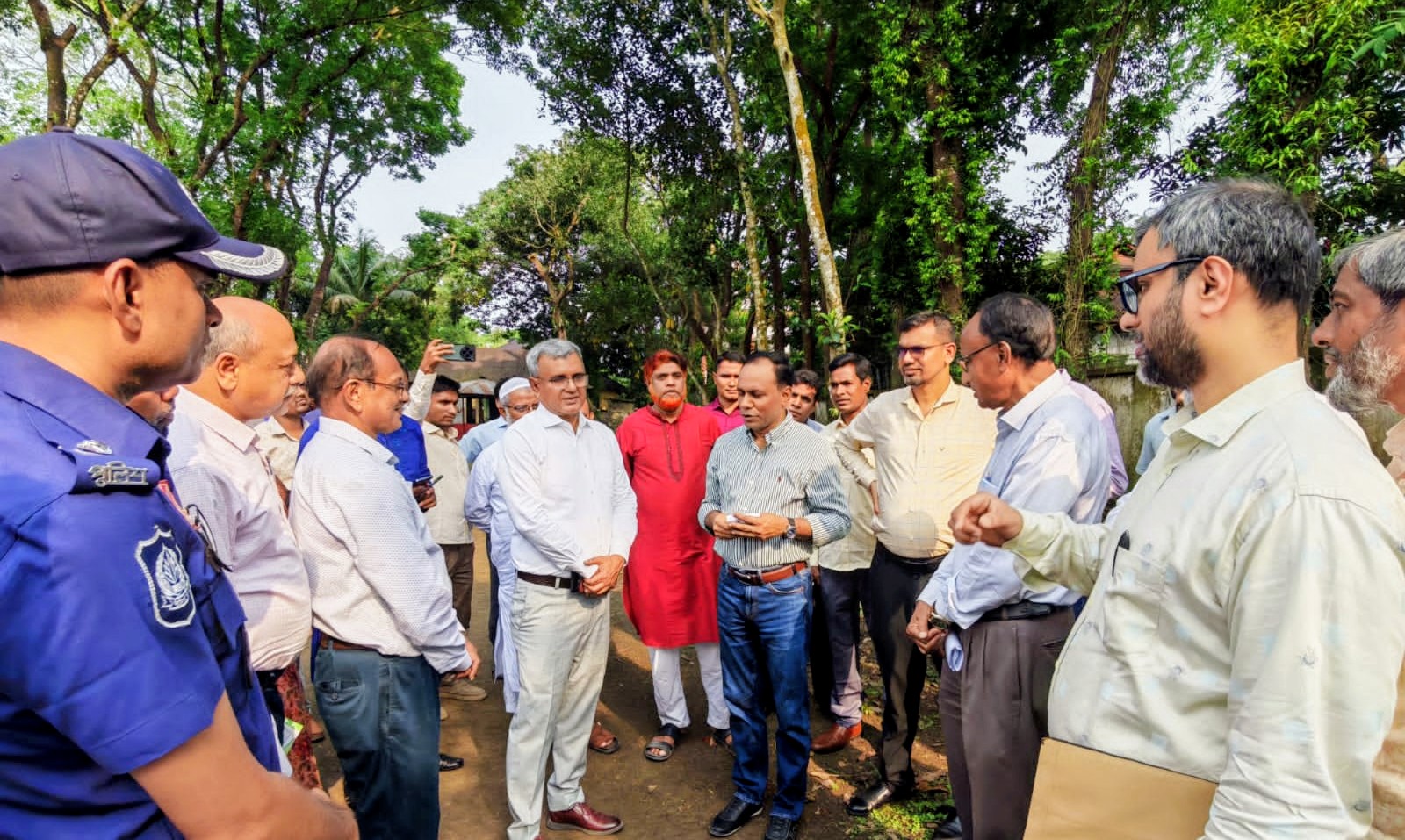 নেত্রকোনায় শিক্ষা প্রতিষ্ঠানে ডেপুটি স্পিকার কায়সার কামালের পরিদর্শন