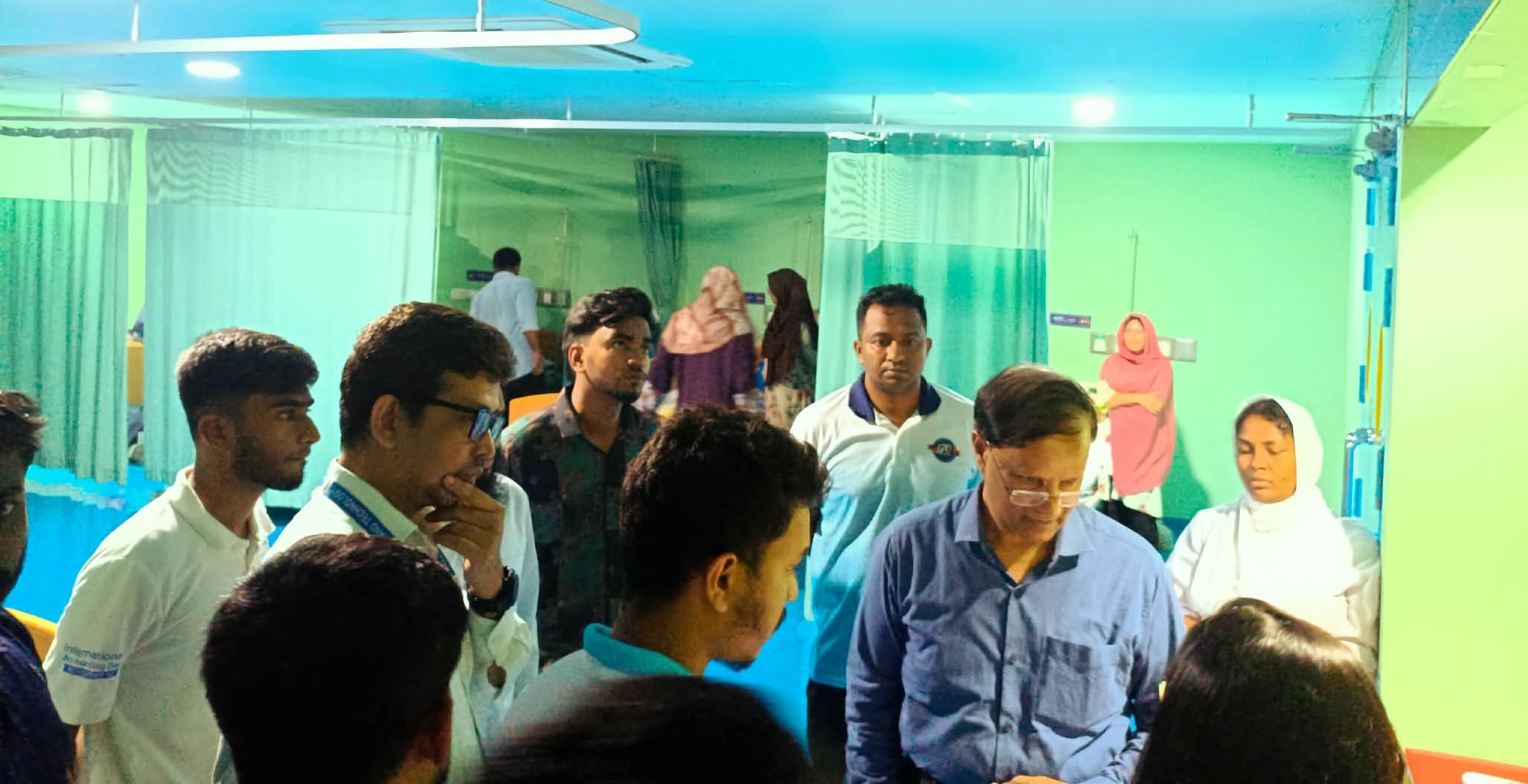 যবিপ্রবির ছাত্রী অসুস্থের ঘটনায় ২৪ ঘন্টা পরেও ৭০ এর অধিক শিক্ষার্থী হাসপাতালে ভর্তি