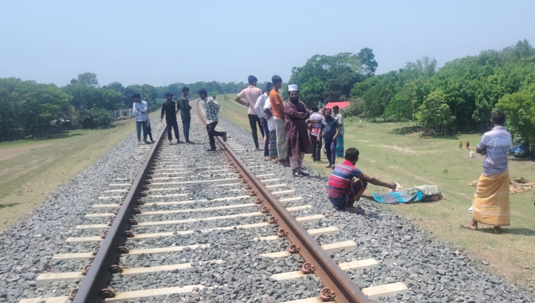 লোহাগড়ায় নাতিকে স্কুলে দিয়ে ফিরছিলেন বাড়িতে, ট্রেনে কাটা পড়ে বৃদ্ধ নিহত