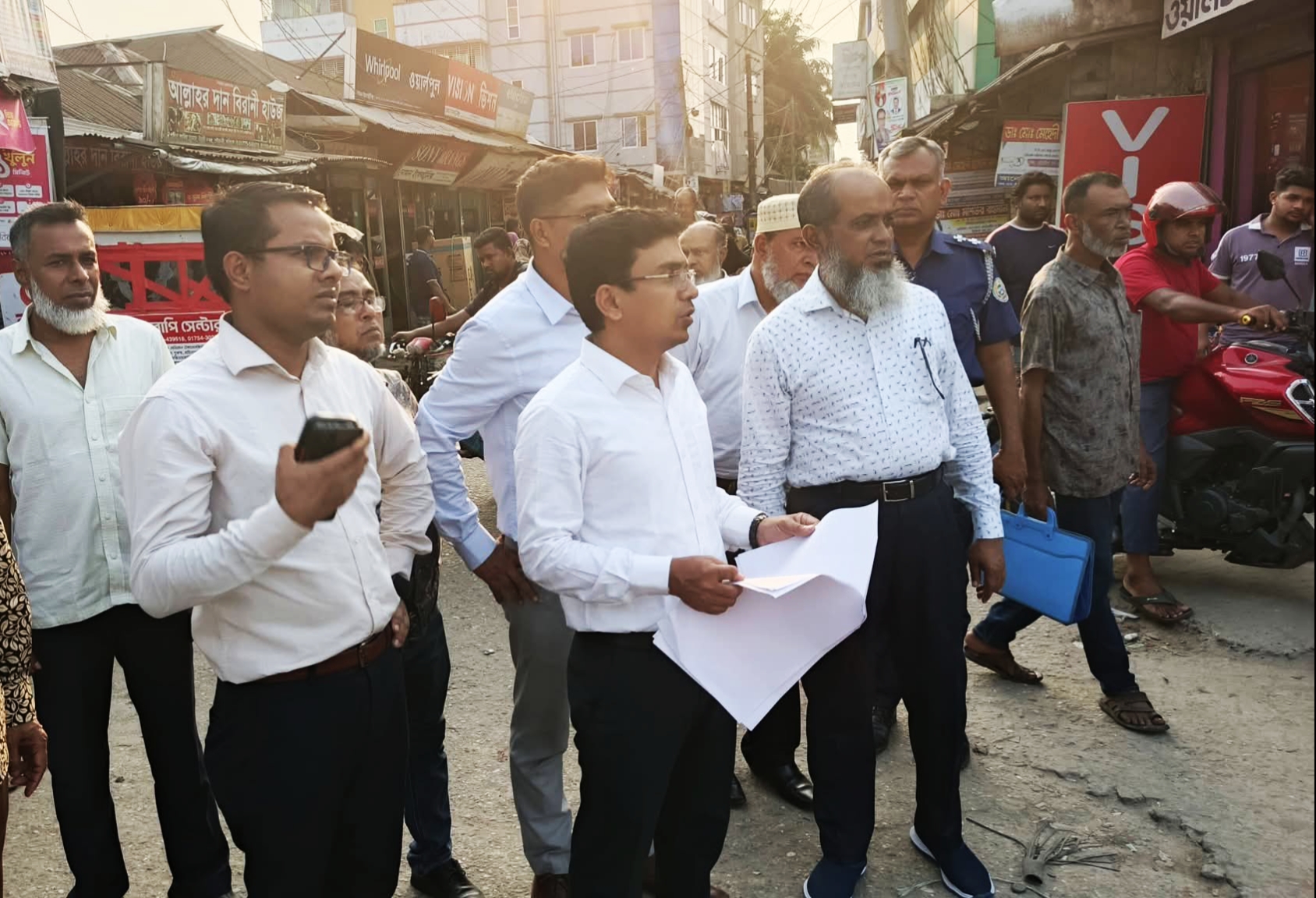 গৌরনদী’র টরকী বন্দরের অবৈধ উচ্ছেদ অভিযান