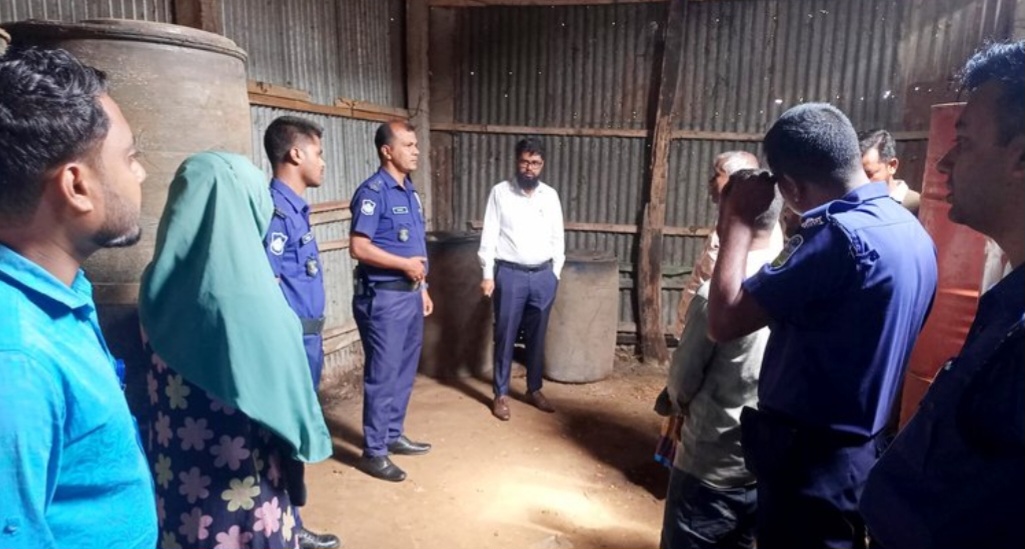 নেত্রকোনায় অবৈধভাবে মজুতের অভিযোগে ৩,১০০ লিটার ডিজেল জব্দ
