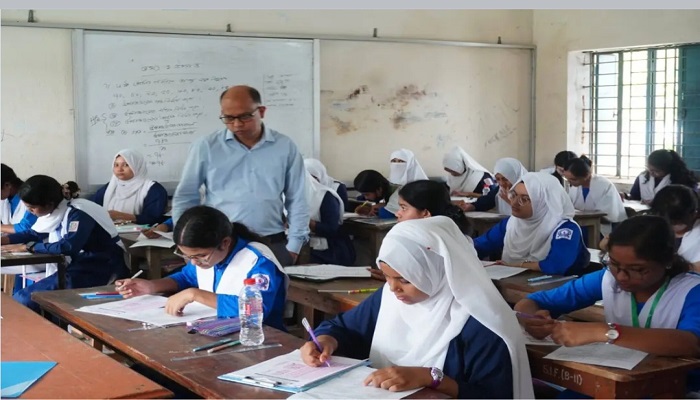 নেত্রকোনা জেলার বিভিন্ন বিদ্যালয় পরিদর্শন করেন জেলা প্রশাসক