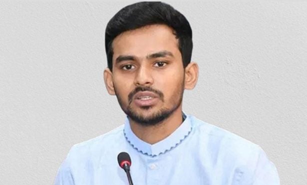 বিএনপি খুব দ্রুত দমনমূলক অবস্থানে যাচ্ছে: আসিফ