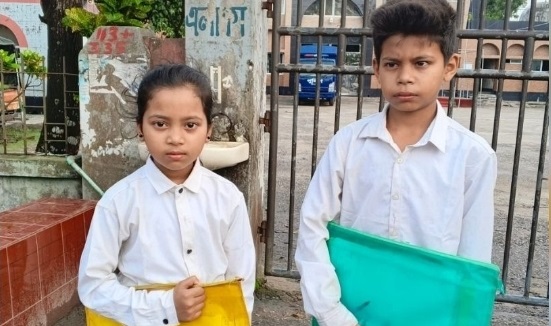 শিশুসহ মা কারাগারে, বাইরে অপেক্ষায় আরও দুই শিশু