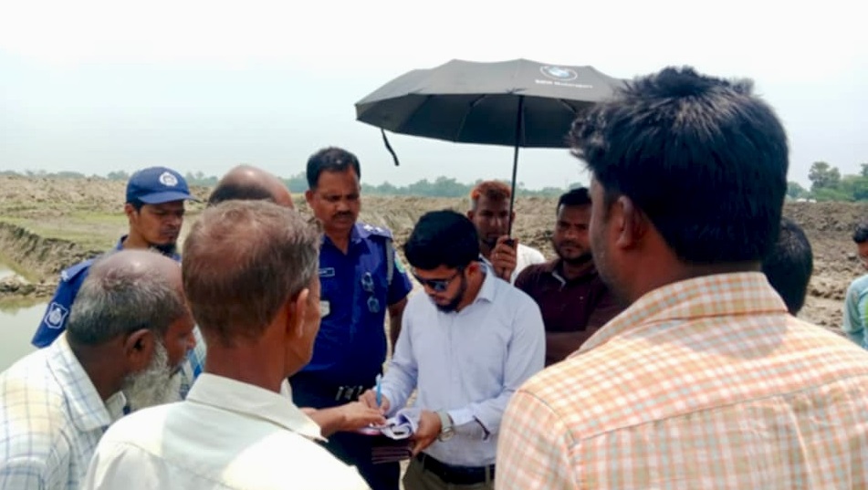 মান্দায় অবৈধভাবে ধানী জমির মাটি কাটায় ৫০ হাজার টাকা জরিমানা