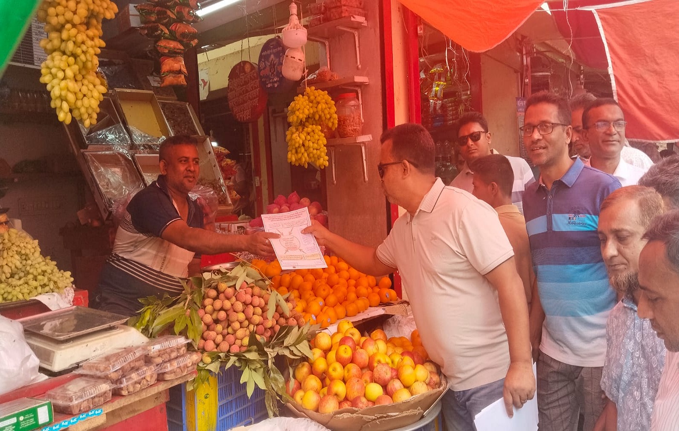 ঝালকাঠিতে জুলাই সনদ বাস্তবায়নে বিএনপি অঙ্গিকারাবদ্ধ প্রচারণায় যুবদলের লিফলেট বিতরণ