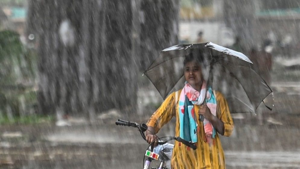 দুপুরের মধ্যে ৮ জেলায় ঝড়বৃষ্টির আভাস