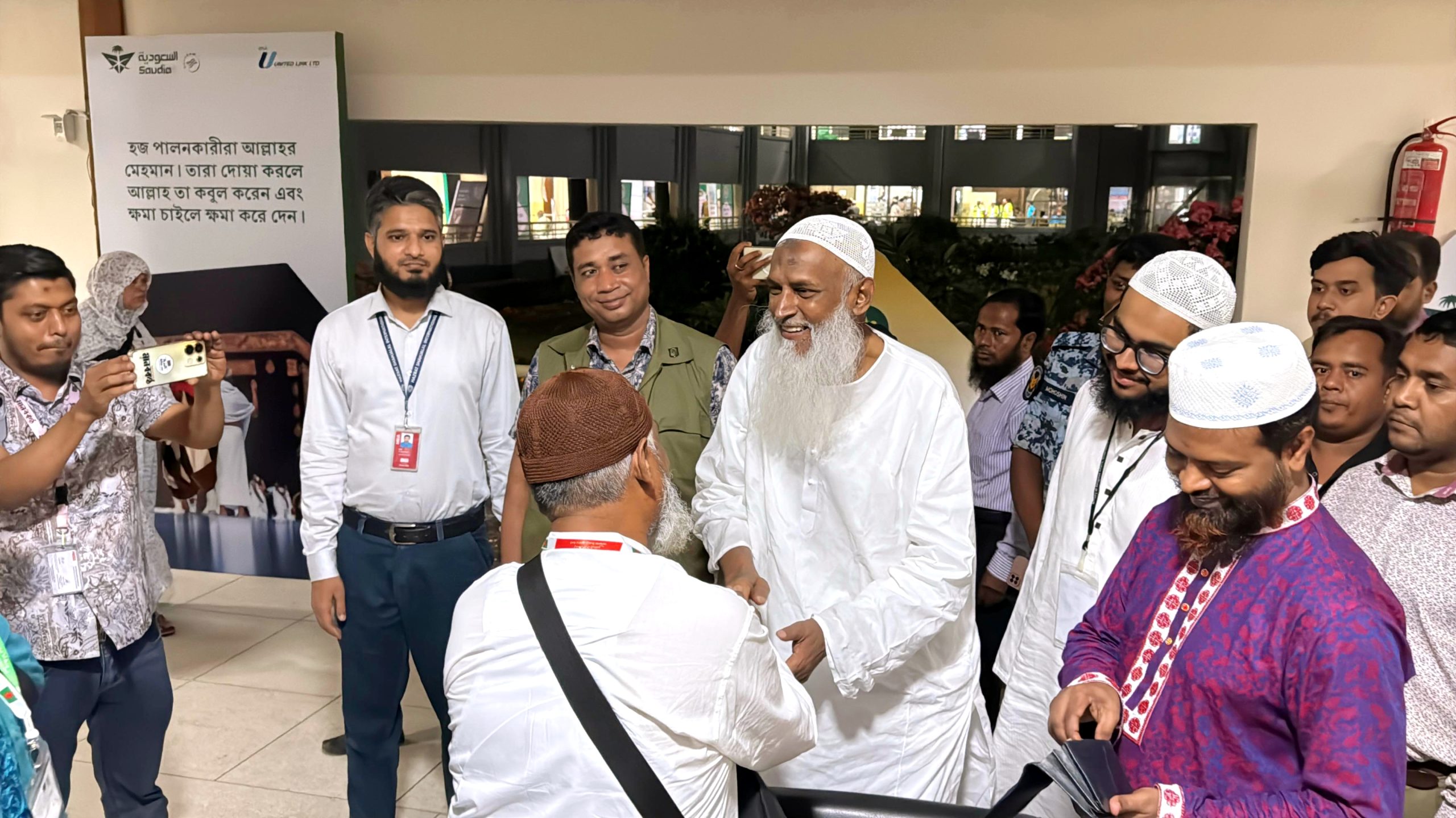 হজ ক্যাম্পে নতুন সেবার সংযোজন, সন্তুষ্ট হজযাত্রীরা