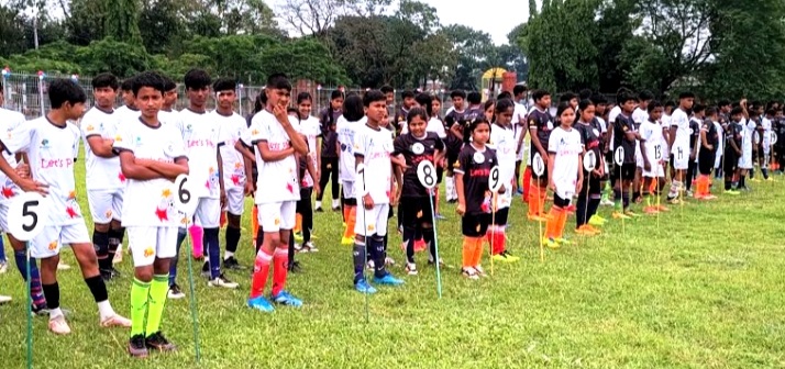 কুড়িগ্রামে এএফসির ‘গ্রাসরুট ফুটবল ডে’ ২০২৬ উদযাপনক্ষুদে ফুটবলারদের পদচারণায় মুখর জেলা স্টেডিয়াম
