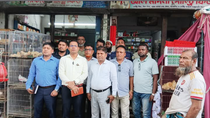 গৌরনদীতে গবাদিপশুর মোটাজাতকরন হরমন ও নিষিদ্ধ ওষুধ বিরোধী অভিযান ও জরিমানা