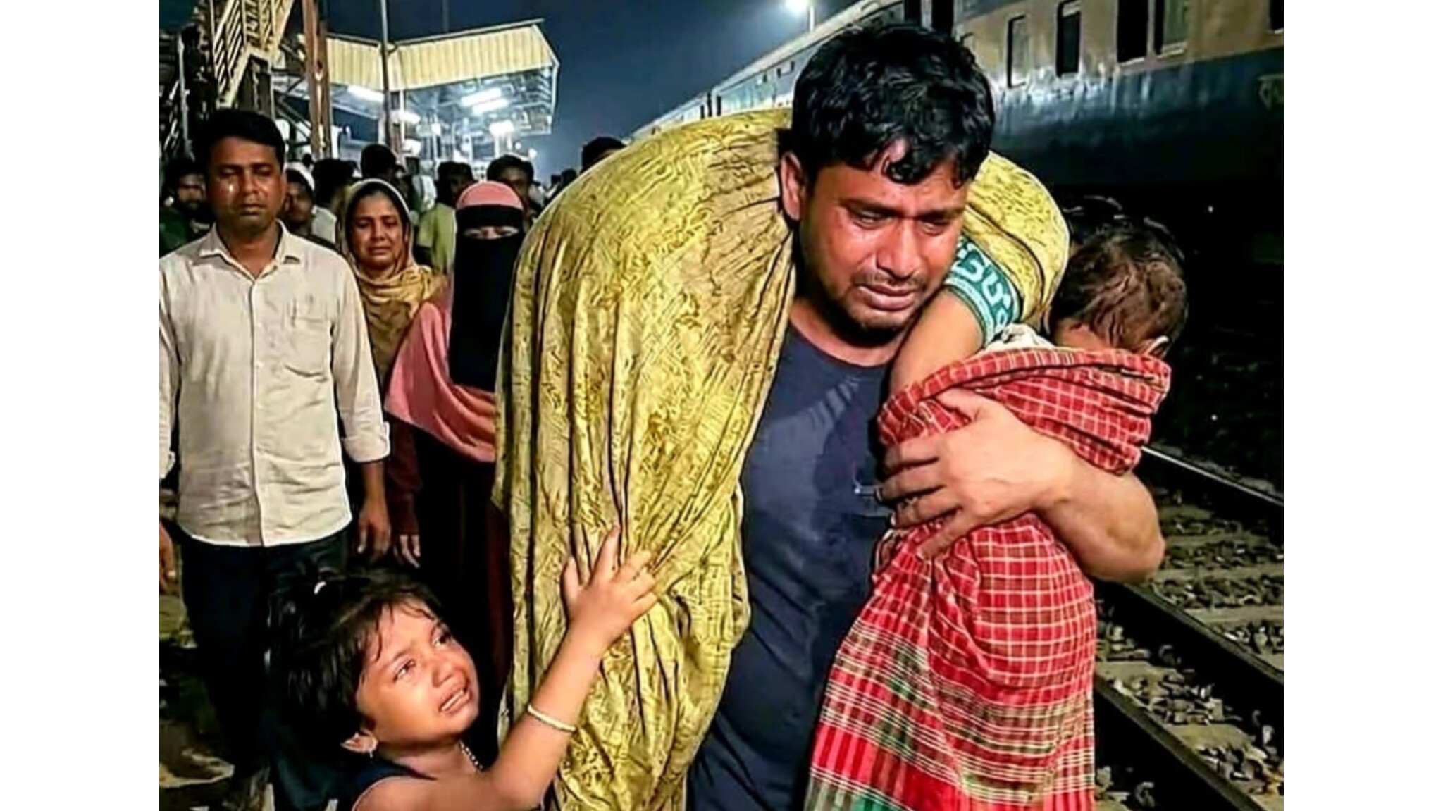 বিবেকহীন আধুনিকতা: ক্যামেরার ফ্রেমে বন্দি বিপন্ন মানবতা
