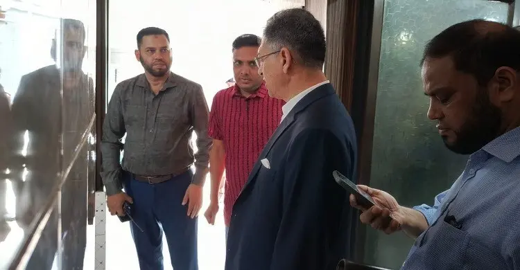 দেশের সব থানাকে দালালমুক্ত করার নির্দেশ স্বরাষ্ট্রমন্ত্রীর