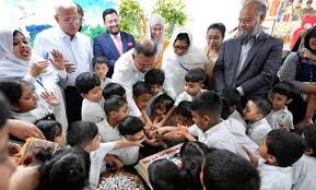 শিশুদের সঙ্গে প্রাণবন্ত সময় কাটালেন প্রধানমন্ত্রী