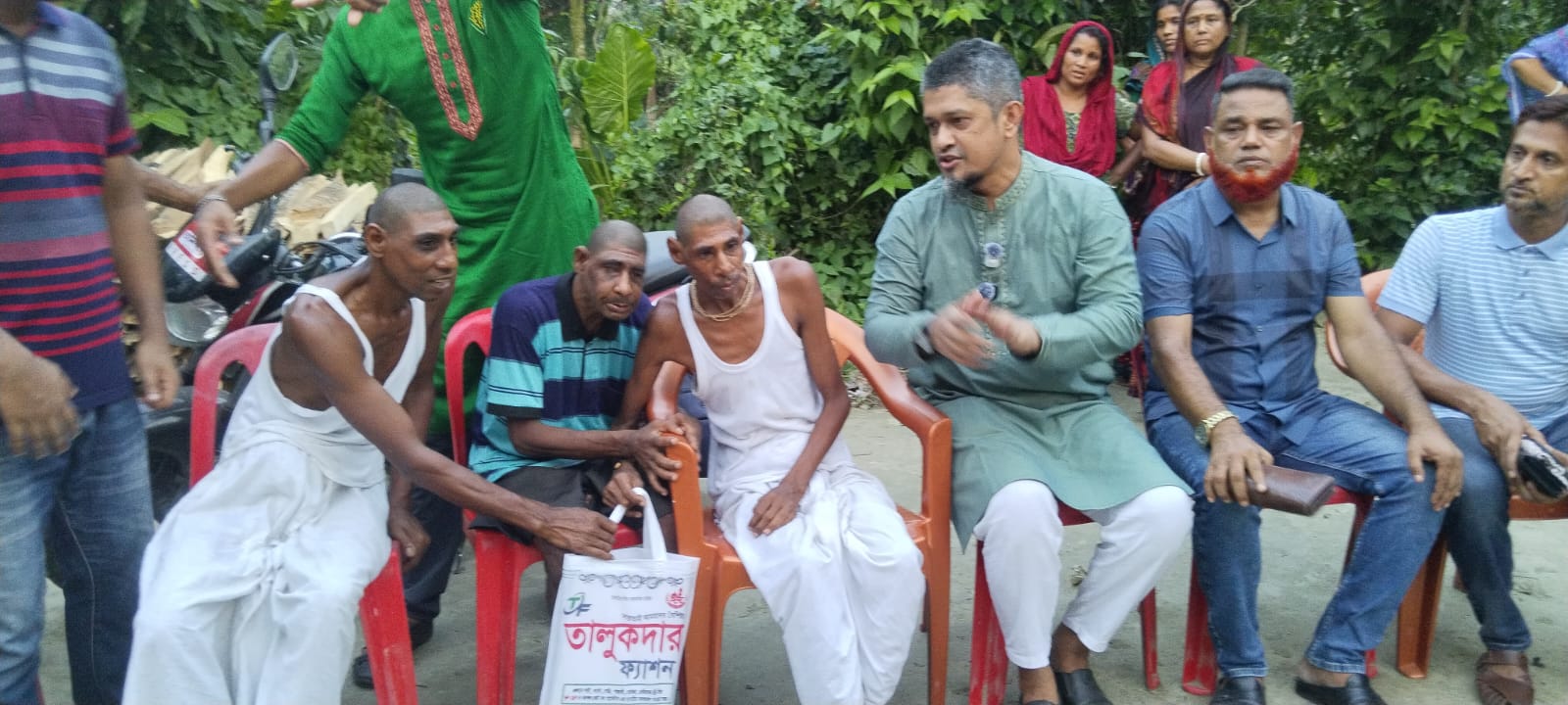 বাউফলে অসহায় তিন প্রতিবন্ধী ভাইয়ের পাশে বিএনপি, মানবিক উদ্যোগে প্রশংসায় এলাকাবাসী