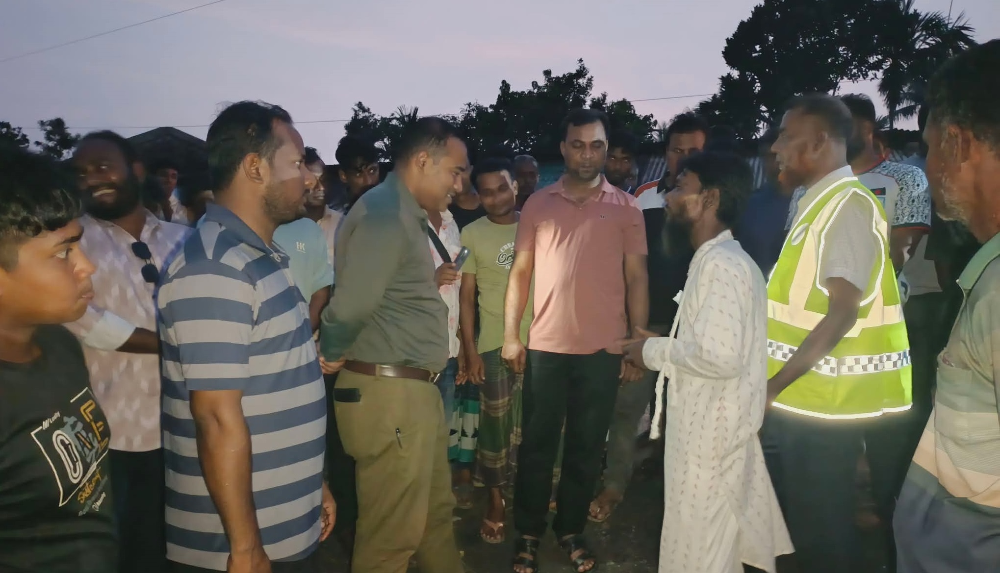 রাণীনগরে ভ্রাম্যমাণ আদালতে ৩ মাদক সেবির কারাদন্ড