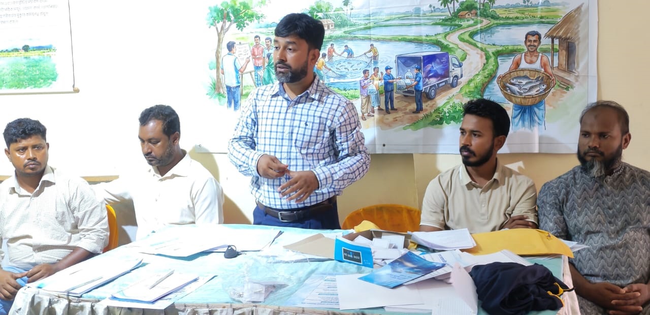 মিরসরাইয়ে প্রান্তিক মাছ চাষিদের ব্র্যাক ফিশারিজের প্রশিক্ষণ