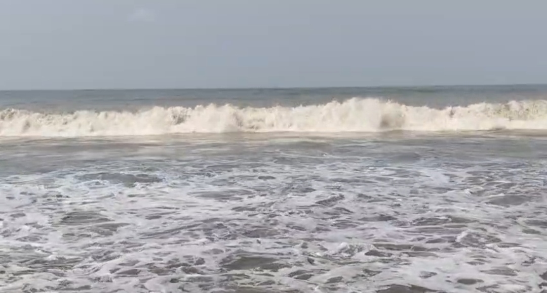 মৌসুমী বায়ুর প্রভাবে উত্তাল বঙ্গোপসাগর, বন্দরে ৩ নম্বর স্থানীয় সতর্ক সংকেত