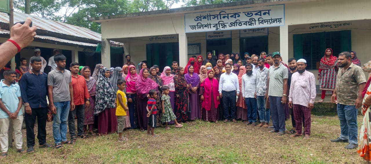 দুমকির জলিশা প্রতিবন্ধী বিদ্যালয় পরিদর্শনে উপজেলা শিক্ষা কর্মকর্তা