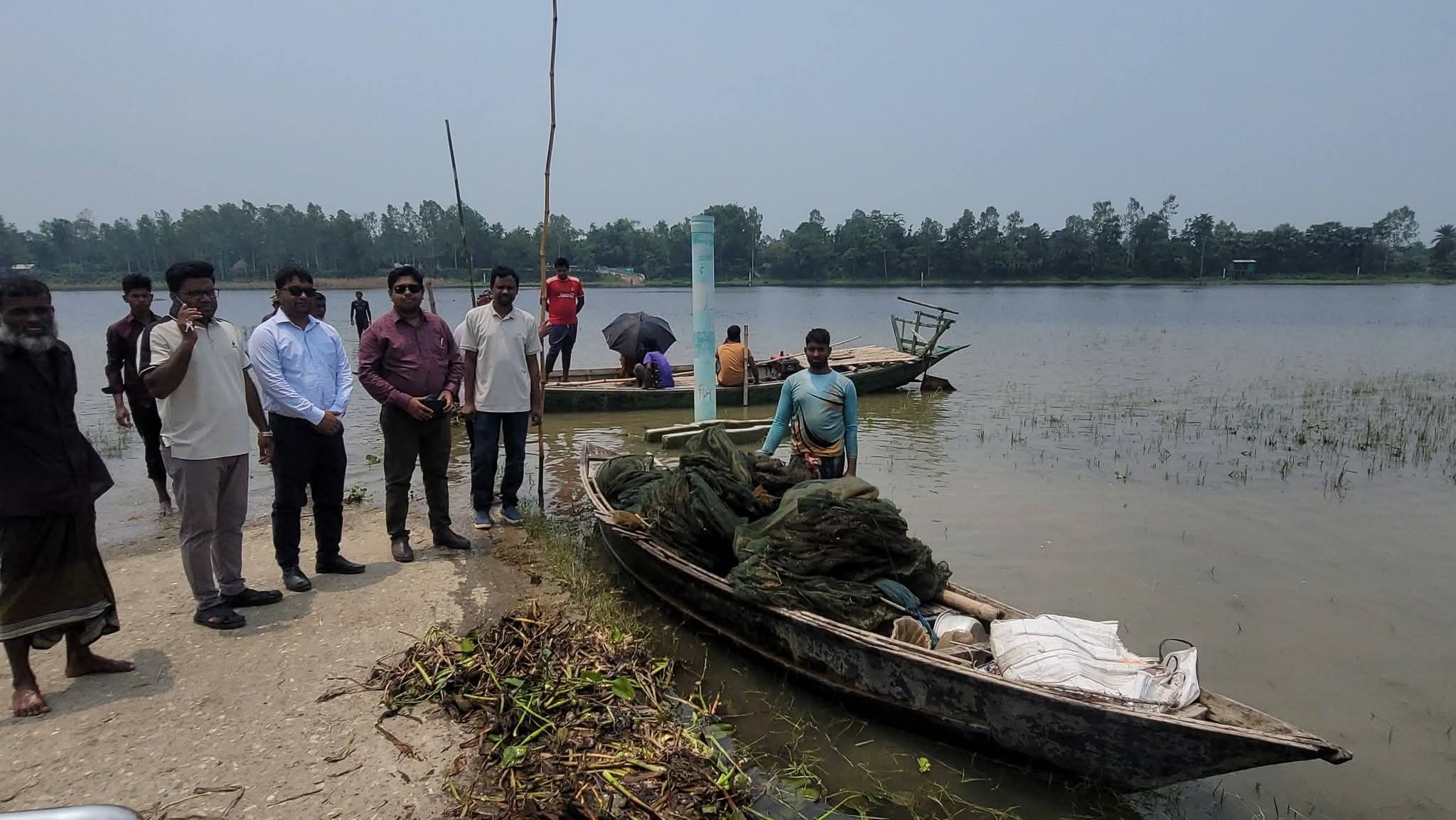 সিংড়ায় ২লাখ টাকার নিষিদ্ধ চায়না জাল ধবংস করলো ইউএনও