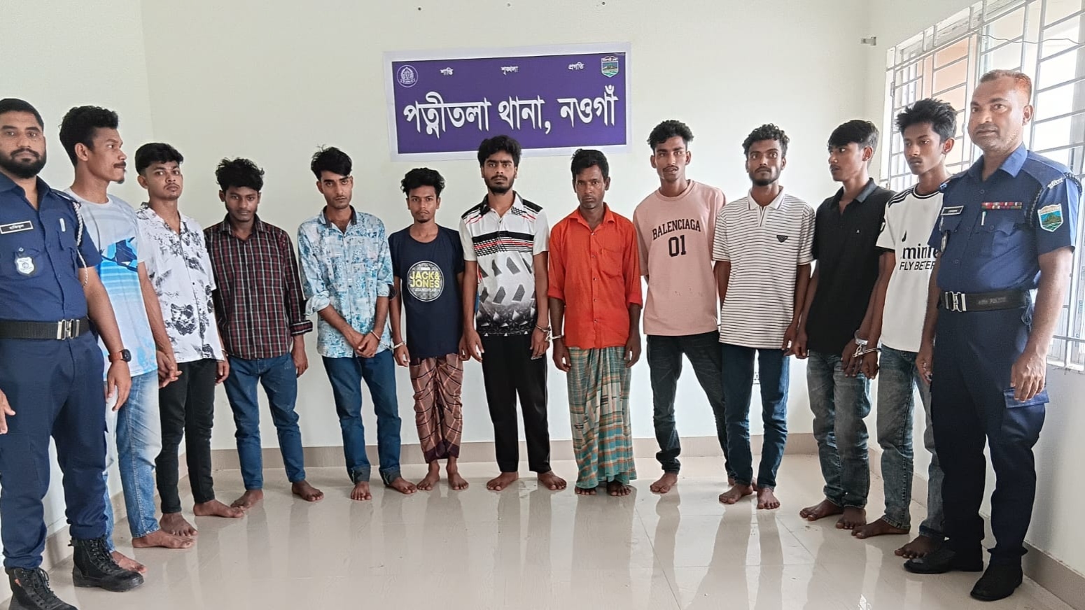 নওগাঁর পত্নীতলায় মাদকবিরোধী অভিযানে ১১ জন আটক, ভ্রাম্যমাণ আদালতে দণ্ড