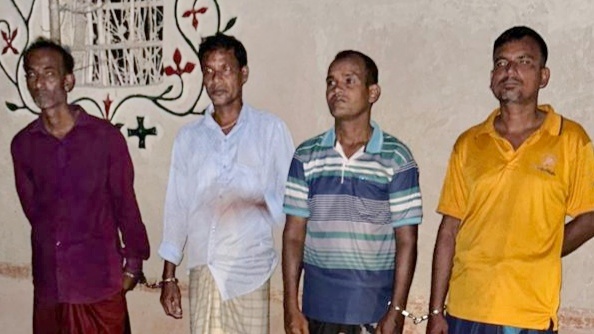 নিয়ামতপুরে মাদকবিরোধী অভিযানে চার মাদকসেবী আটক, ভ্রাম্যমাণ আদালতে সাজা