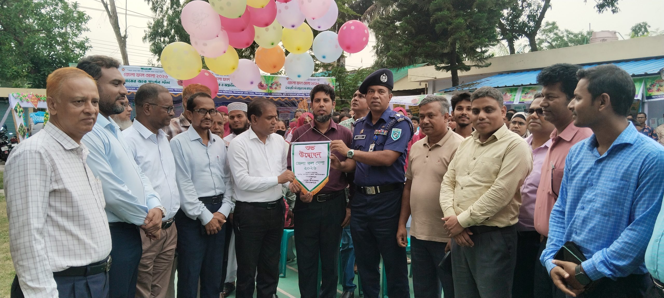 দিনাজপুরে তিনদিনব্যাপী জেলা ফল মেলা-২০২৬ এর শুভ উদ্বোধন