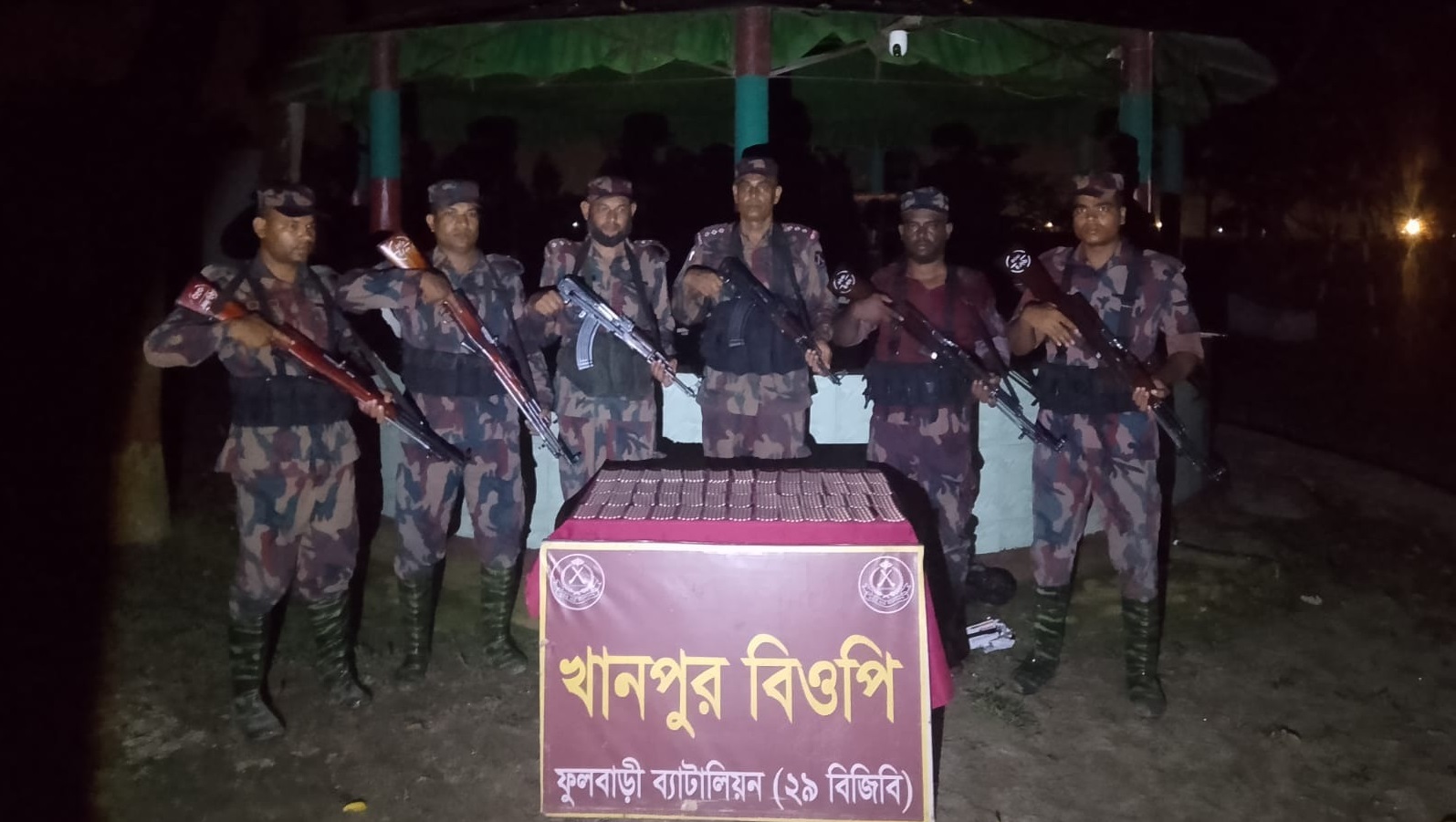 খানপুর সীমান্তে বিজিবির অভিযানে ৩ হাজার ভারতীয় নেশাজাতীয় ট্যাবলেট জব্দ