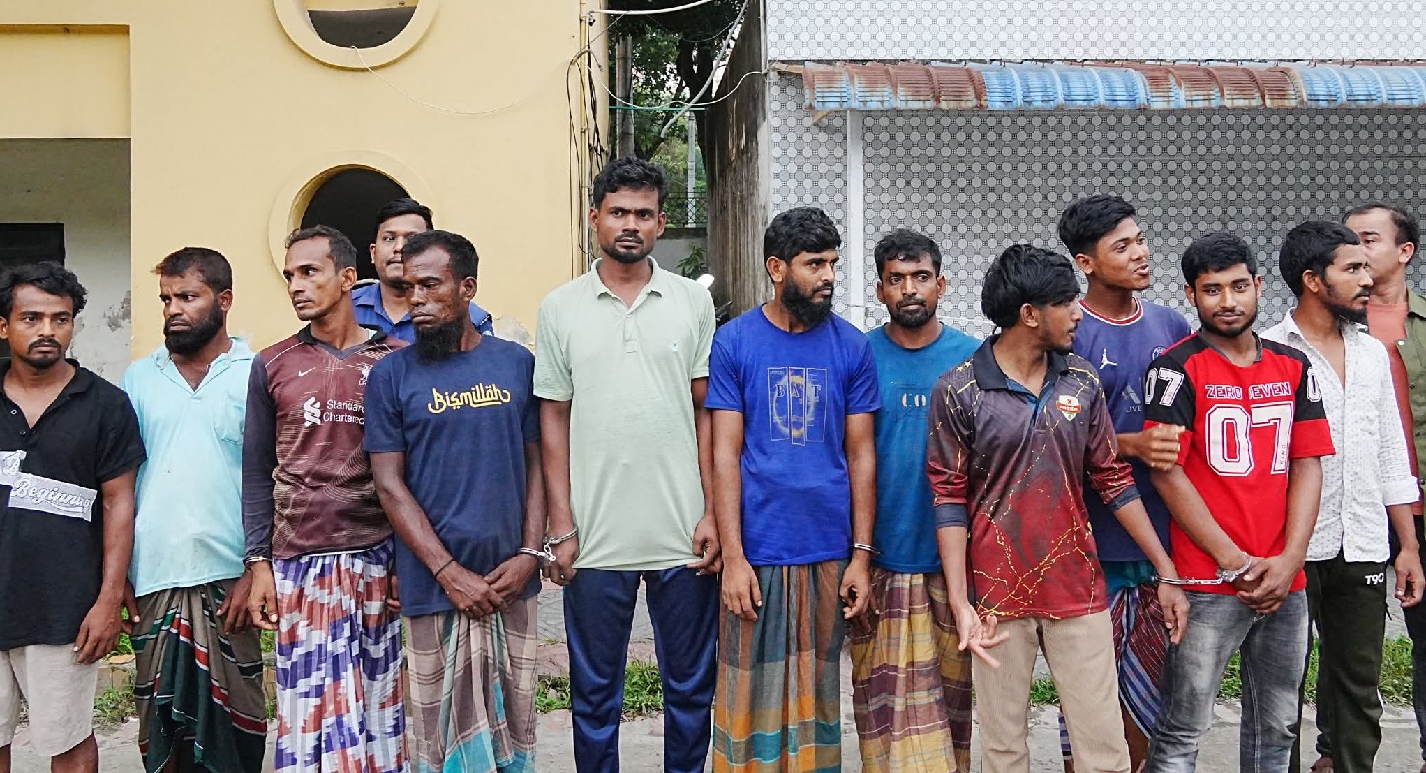 হাইওয়ে পুলিশের ওপর হামলা ও সরকারি গাড়ি ভাঙচুর: যৌথ অভিযানে গ্রেফতার ১৯