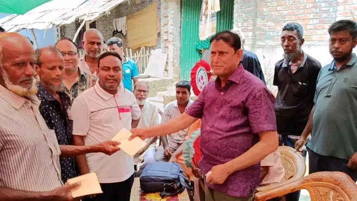 মান্দায় অগ্নিকাণ্ডে দুই পরিবারের ব্যাপক ক্ষতি, এমপি টিপুর সহায়তা প্রদান