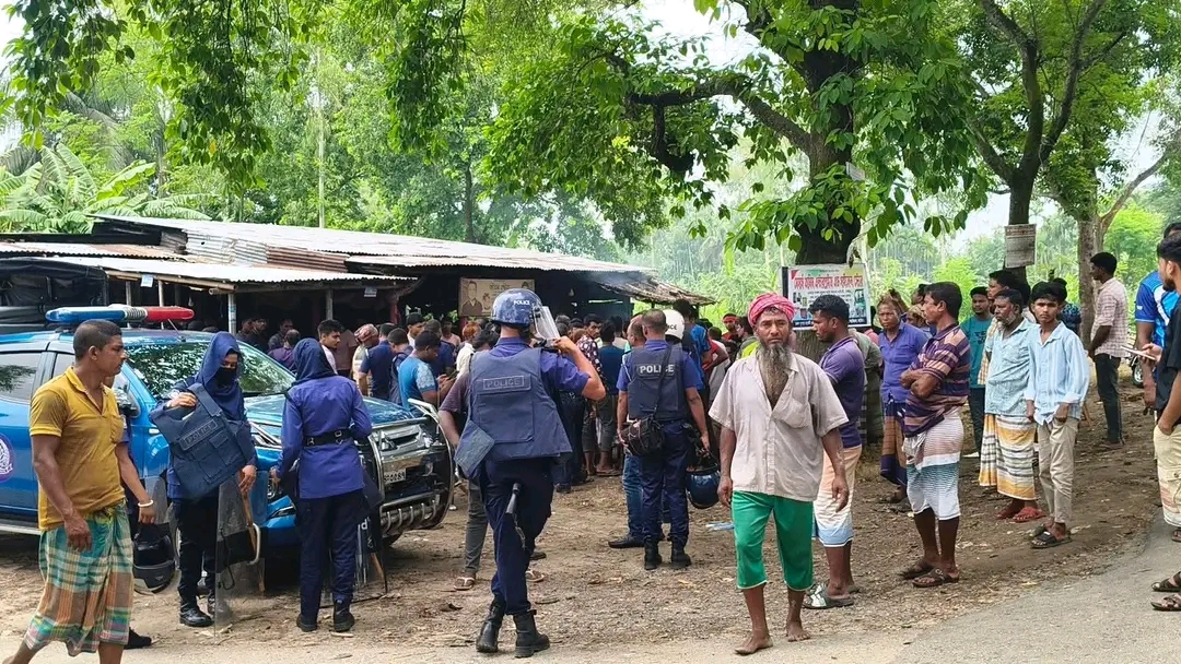 বড়াইগ্রামে মাহফিলকে কেন্দ্র করে দুই গ্রামের সংঘর্ষ, পরিস্থিতি নিয়ন্ত্রণে প্রশাসন