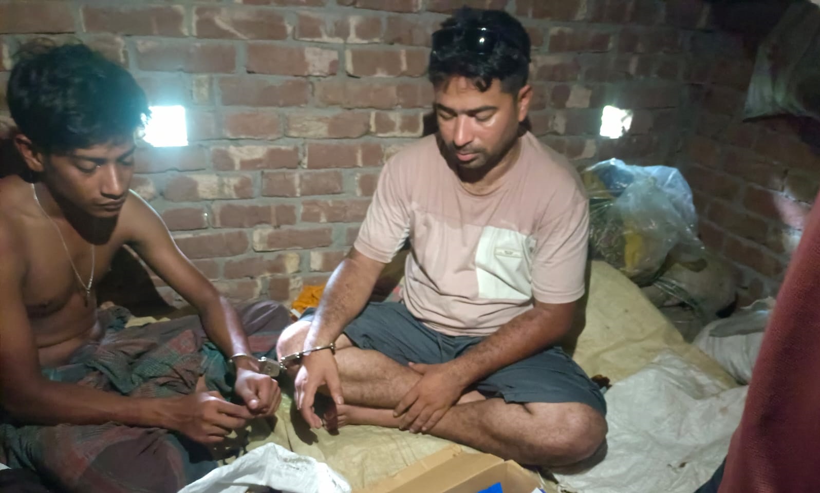 কালীগঞ্জে ইয়াবা ও কোরেক্স সিরাপসহ আটক ২