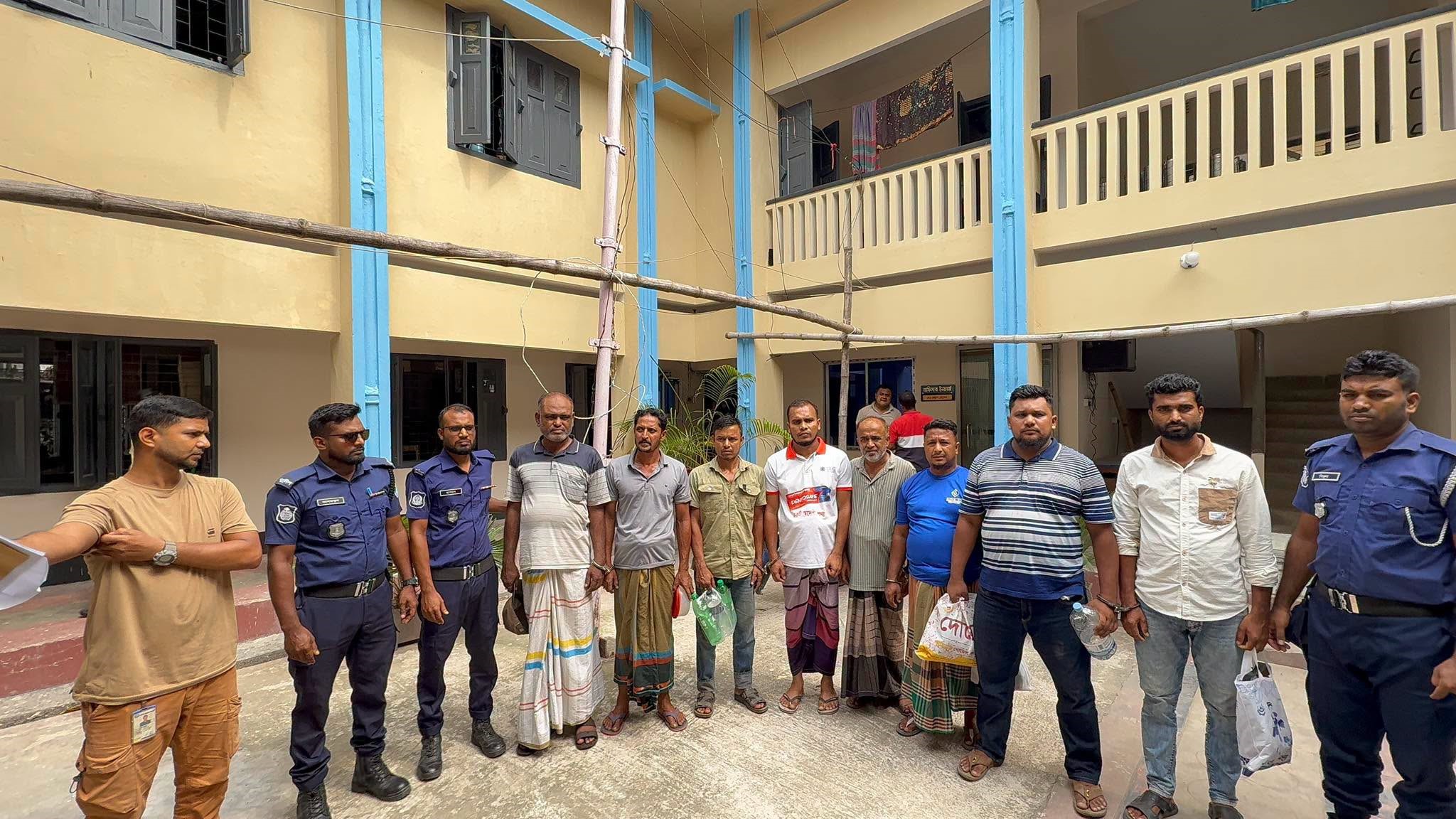 কালীগঞ্জে আওয়ামীলীগের ৮ নেতাকর্মী গ্রেপ্তার