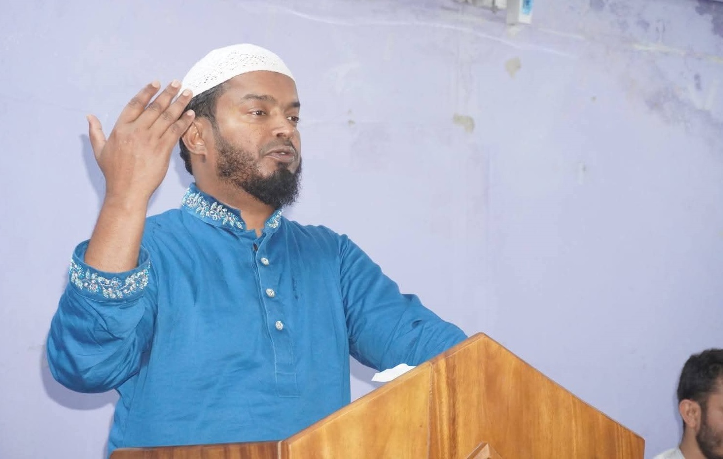 নড়াইলে ঐচ্ছিক তহবিল অনুদানের তালিকায় সংসদ সদস্যের মেয়ের নাম, তবে অনুদান পাবেন অসহায় পরিবার: এমপি আতাউর