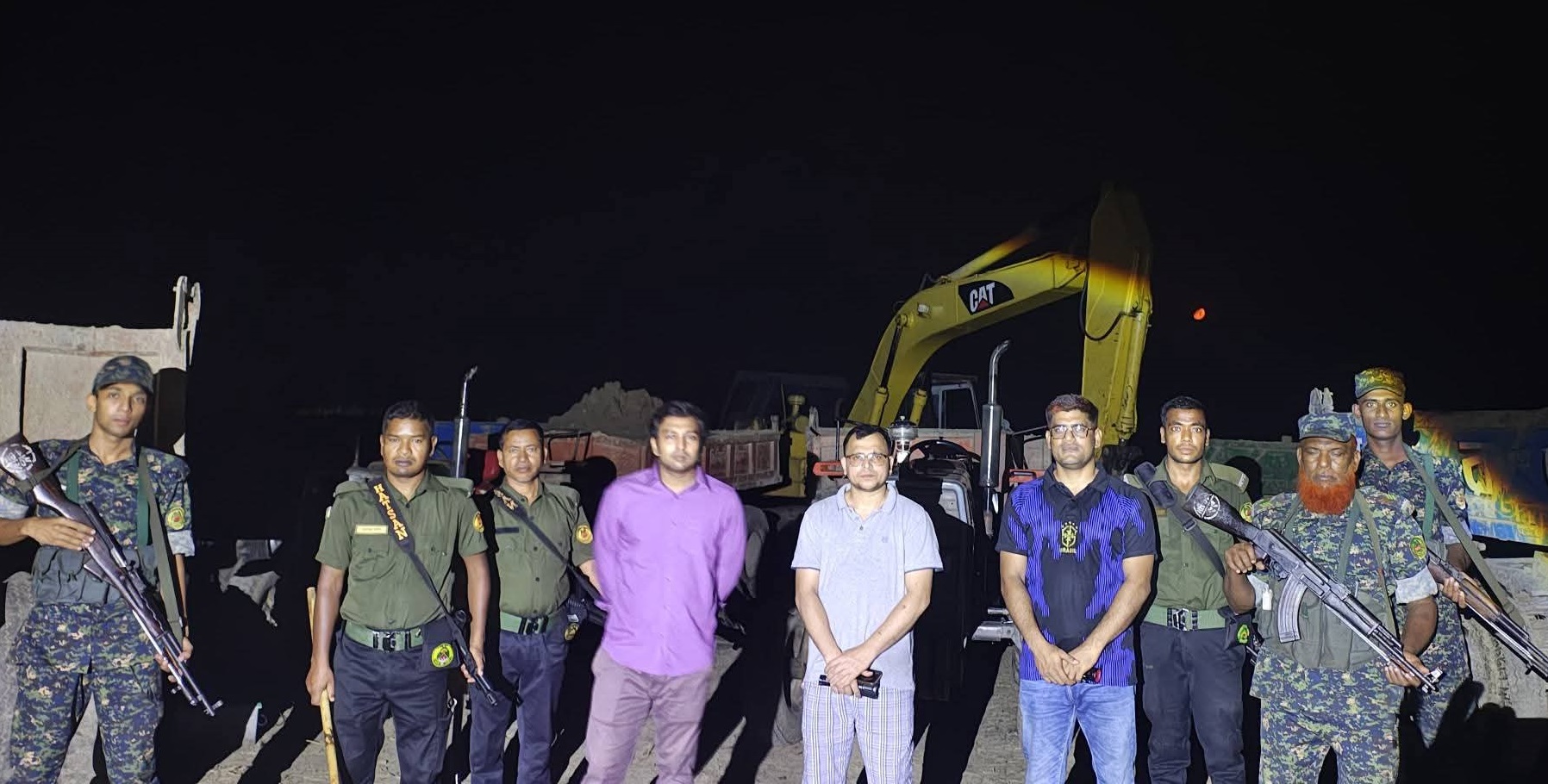নাটোরে অবৈধ পুকুর খননের বিরুদ্ধে মোবাইল কোর্ট : ১৭টি ব্যাটারি জব্দ, ৩টি ভেকু বিনষ্ট, ১ জনের কারাদণ্ড