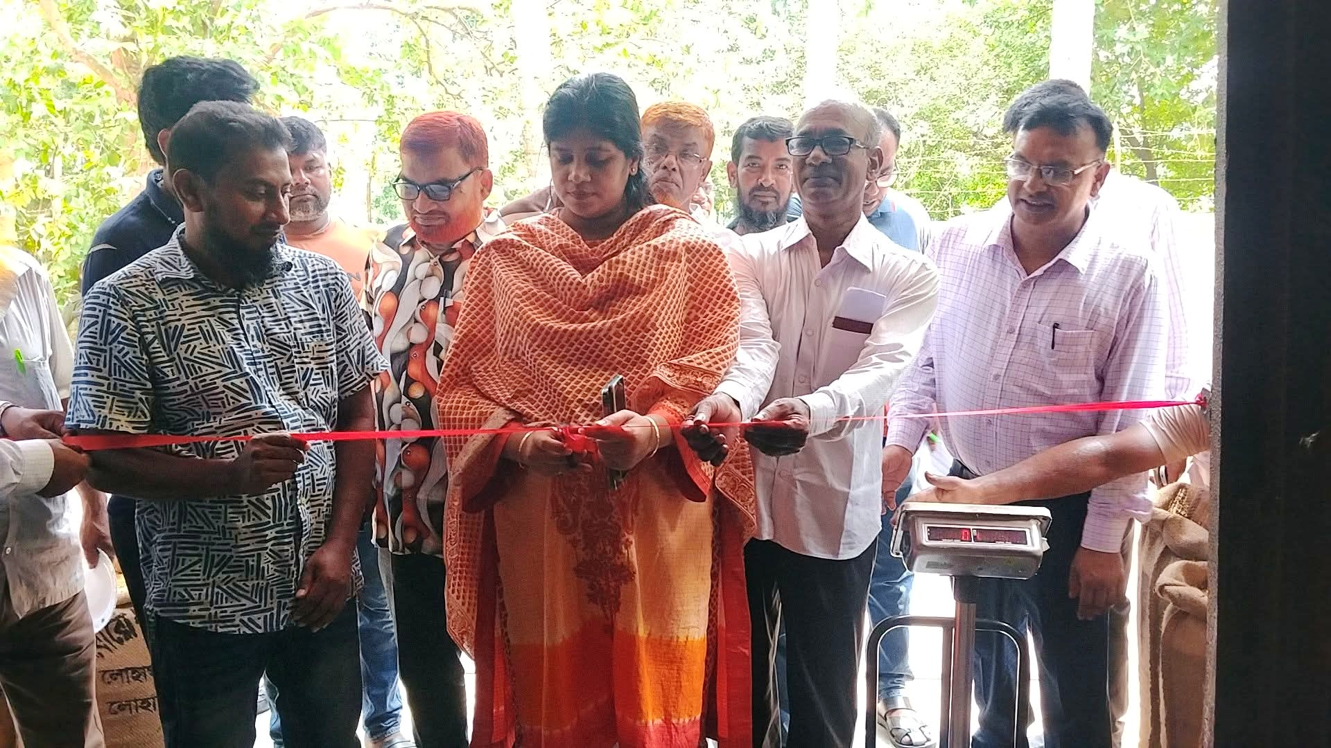 লোহাগড়ায় বোরো ধান সংগ্রহ কার্যক্রমের উদ্বোধন