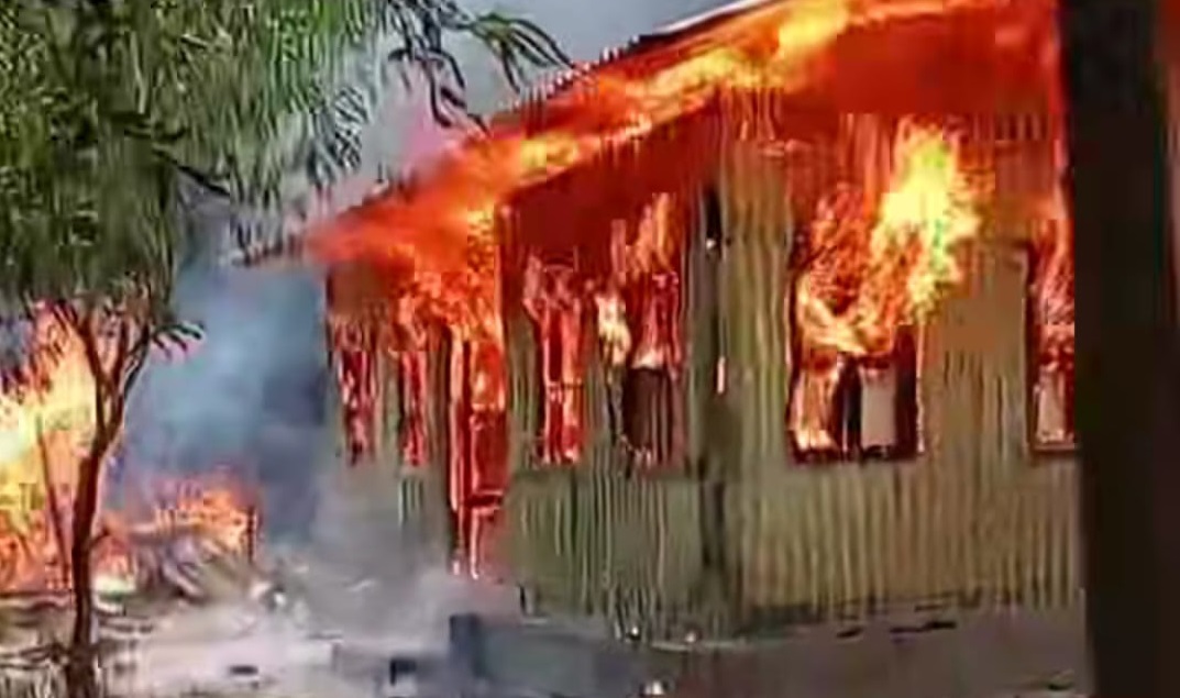 মাদারীপুরের কালকিনিতে ভয়াবহ অগ্নিকান্ড