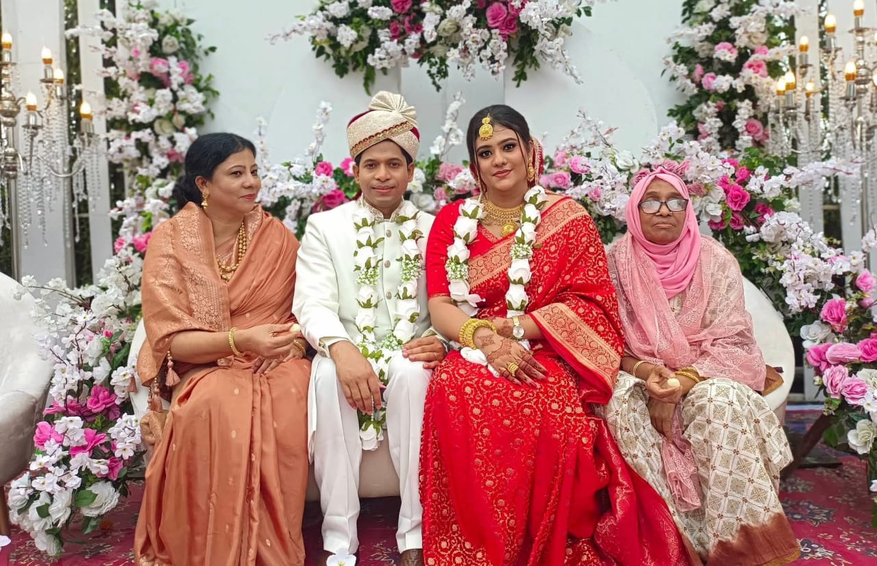 মাদারীপুরের পুত্রবধূ হলেন টিভি উপস্থাপক দীপ্তি চৌধুরী