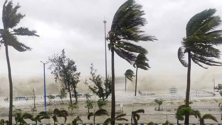 দুপুরের মধ্যে যেসব জেলায় বজ্রবৃষ্টির আভাস